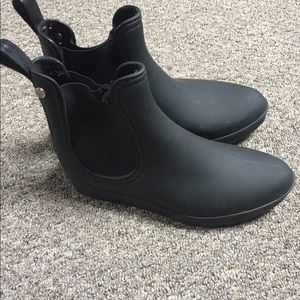 Ankle rain boots